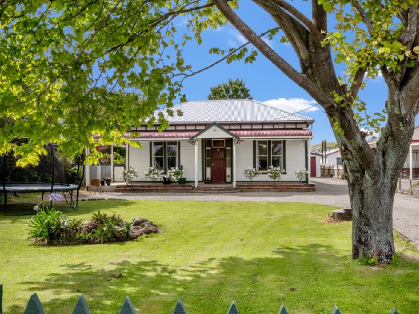 77 Sedcole Street, Pahiatua, Manawatū — 3 bedroom home sold with Team Toner