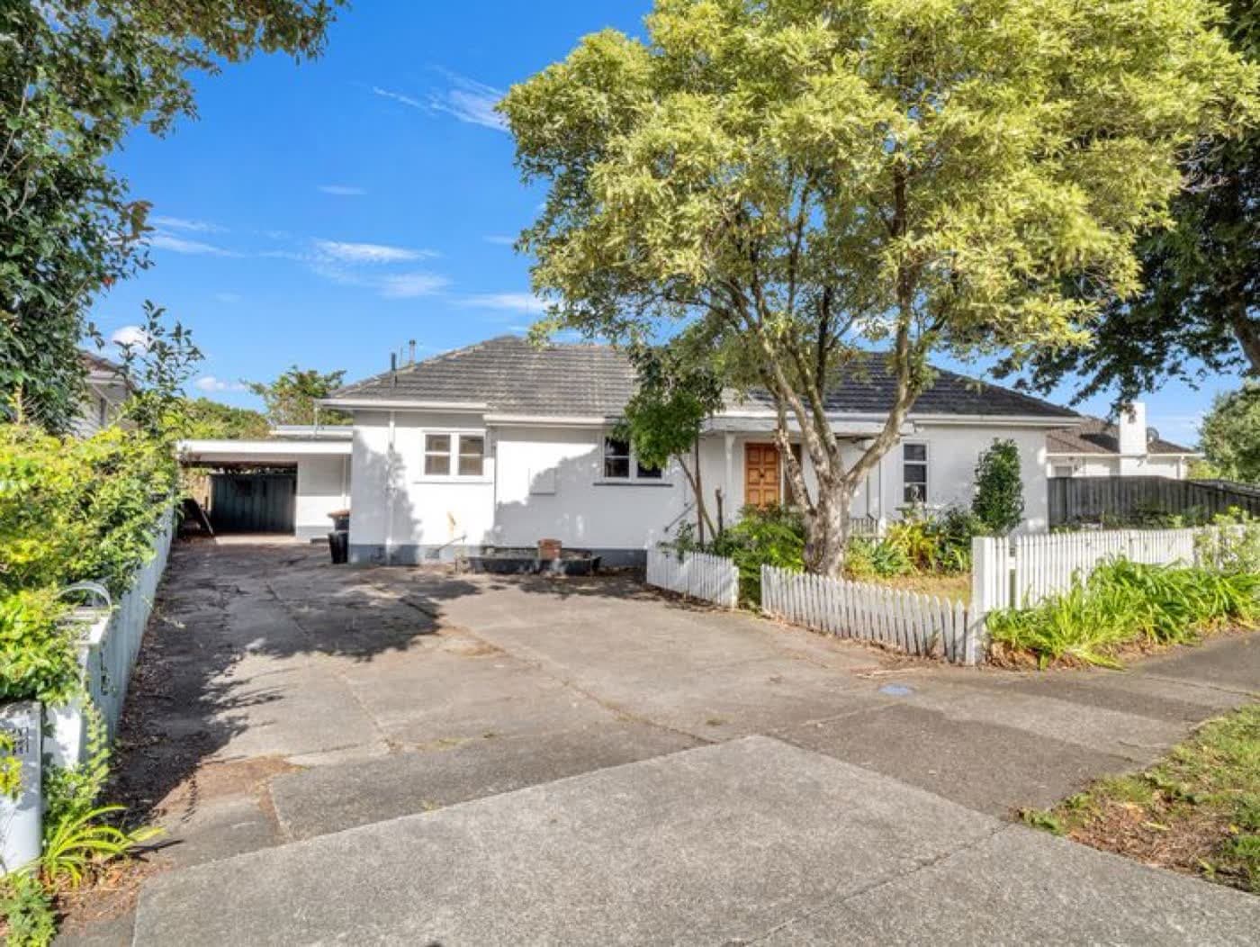 202 Botanical Road, Takaro, Takaro — 3 bedroom home sold with Team Toner