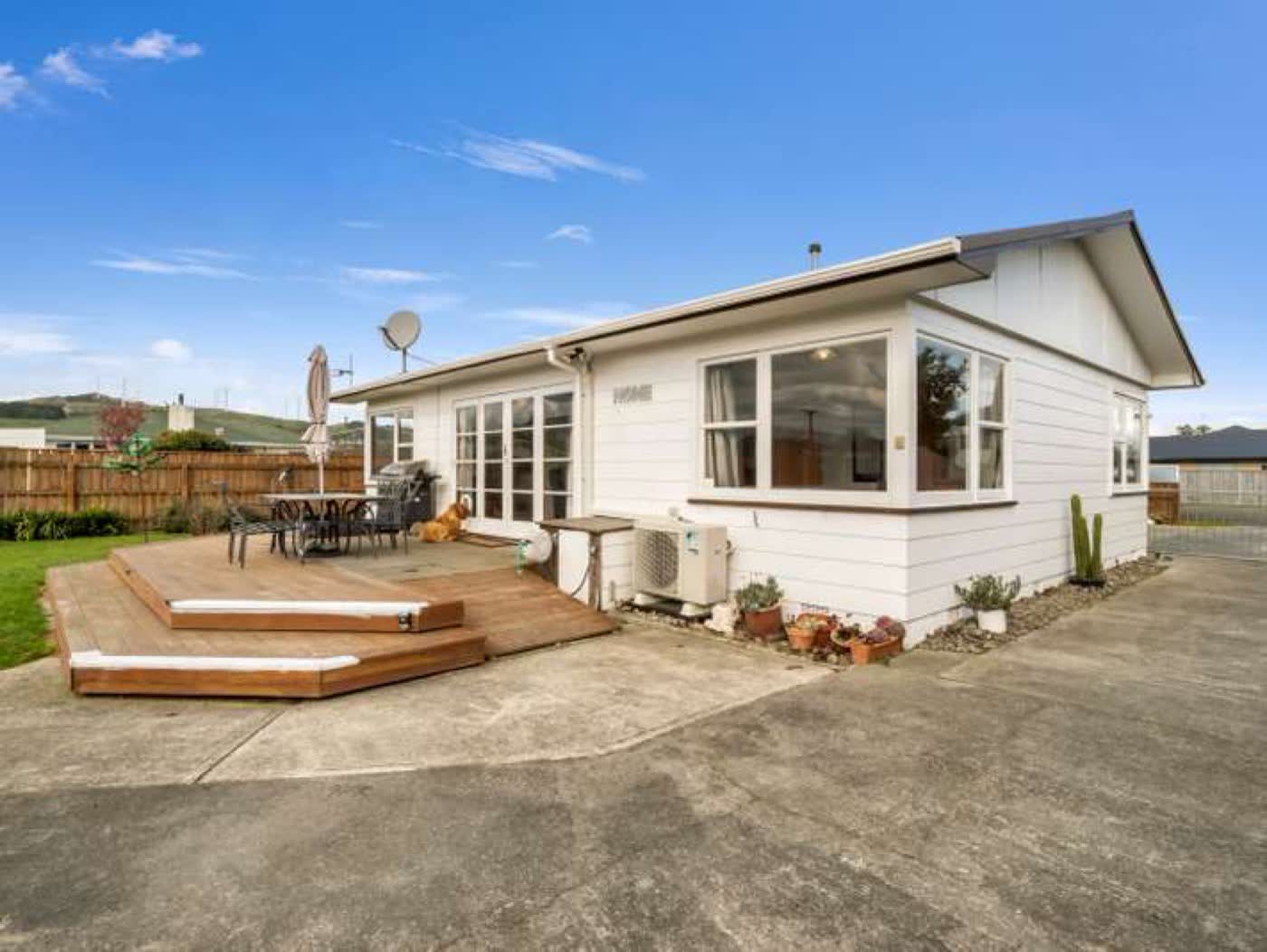 52 Bamfield Street, Ashhurst, Ashhurst — 4 bedroom home sold with Team Toner