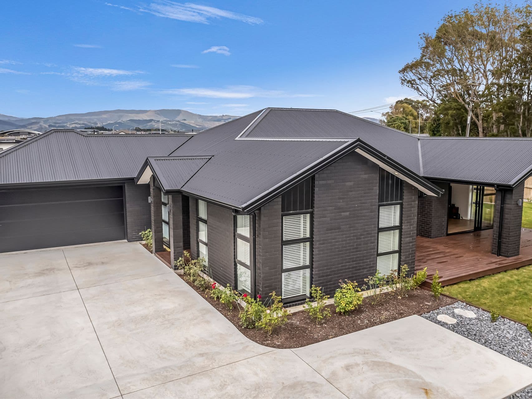 27 Coutts Way, Fitzherbert, Summerhill / Fitzherbert — 4 bedroom home for sale with Team Toner — photo 2