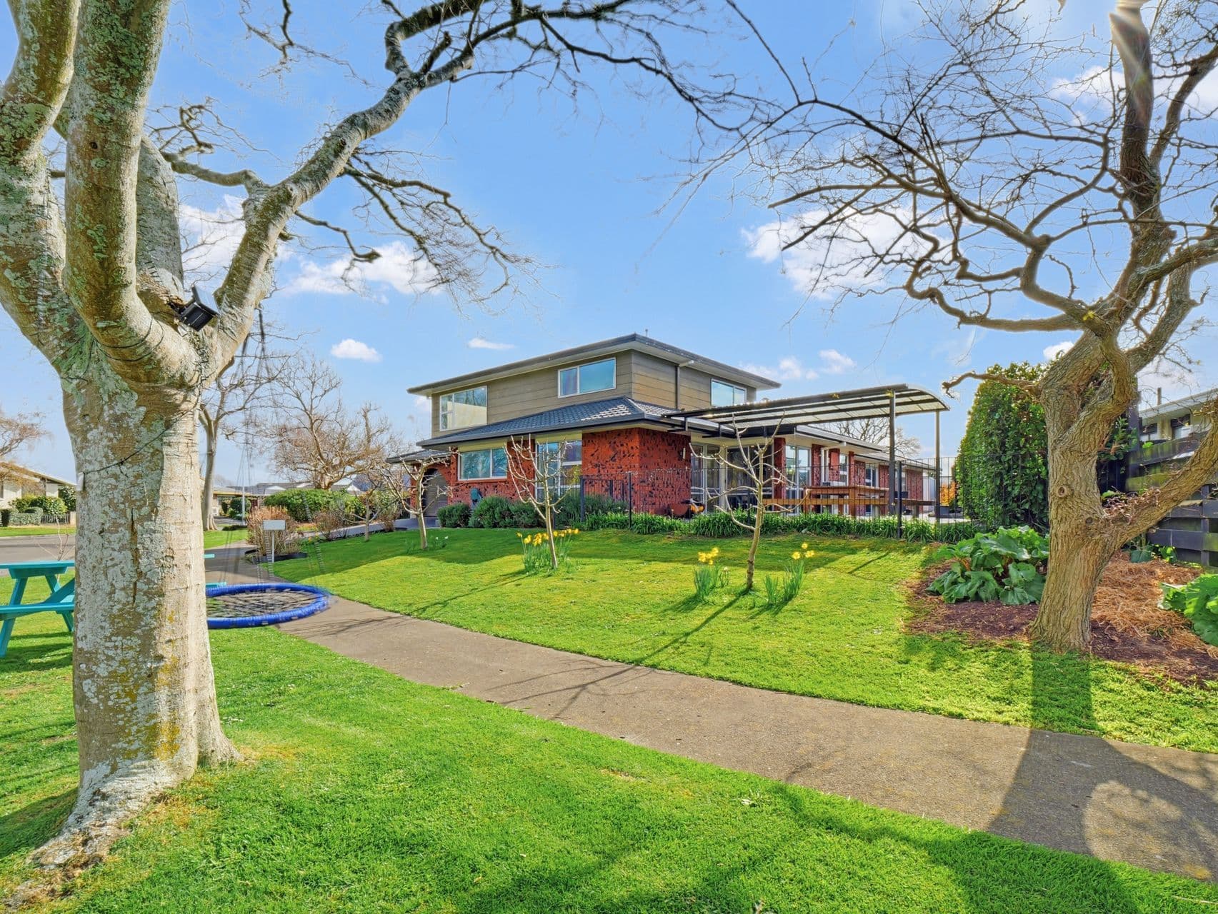 8 Aintree Crescent, Awapuni, Palmerston North — 5 bedroom home for sale with Team Toner — photo 1
