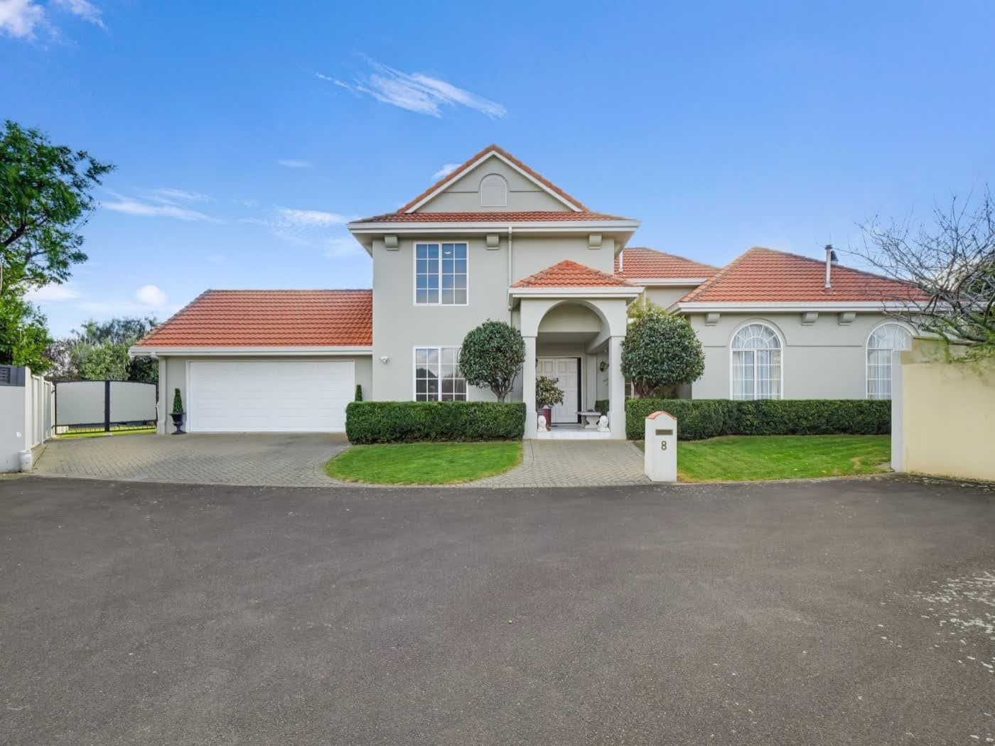 8 Fountain Court, Hokowhitu, Palmerston North — 5 bedroom home for sale with Team Toner — photo 1