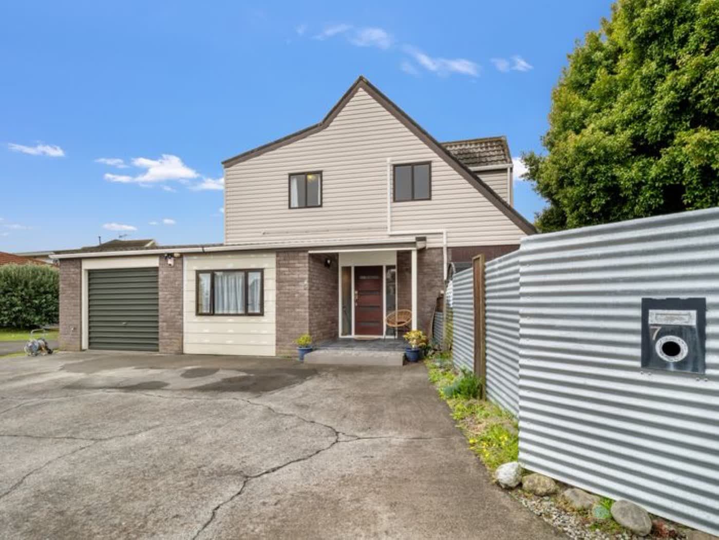 7 Hill Court, Awapuni, Awapuni — 4 bedroom home sold with Team Toner