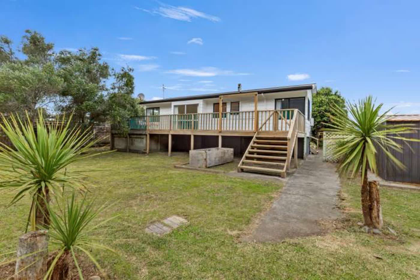 9 Cousins Avenue East, Foxton Beach, Foxton Beach — 3 bedroom home sold with Team Toner