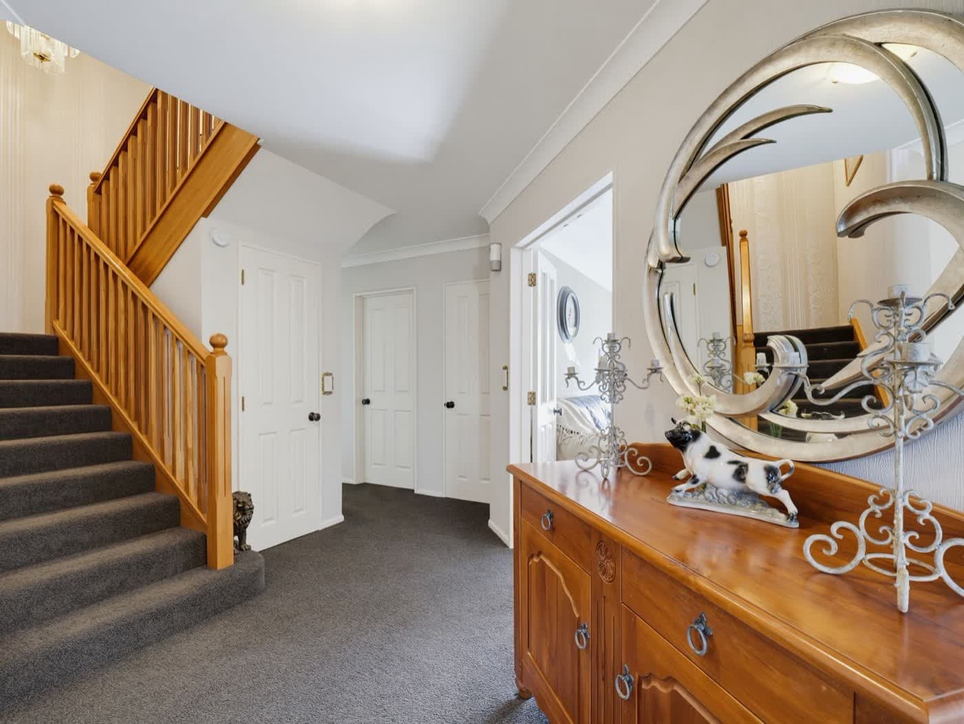 8 Fountain Court, Hokowhitu, Palmerston North — 5 bedroom home for sale with Team Toner — photo 6